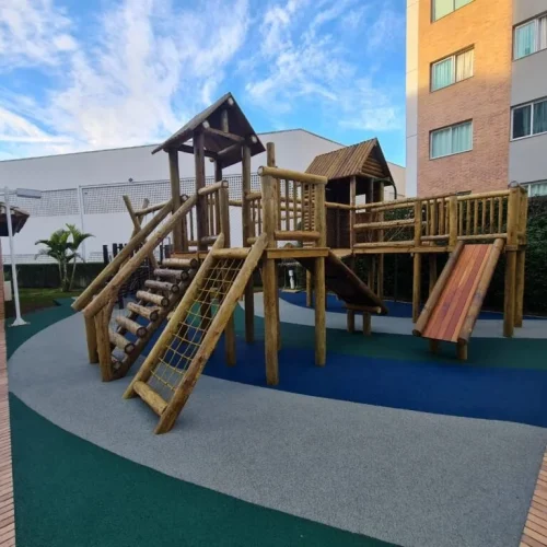 Playground em Curitiba - Madera Brasil